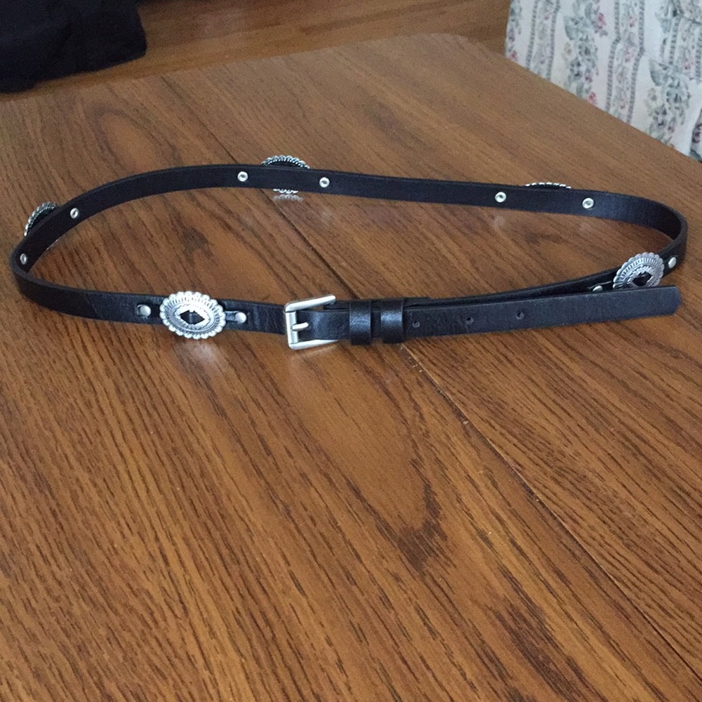 Skinny faux leather belt. Size S/M.